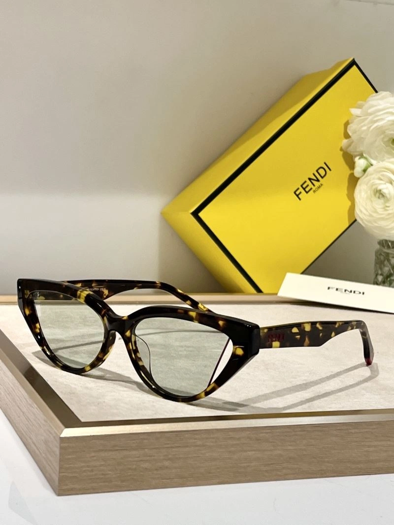 Fendi Sunglasses Supportive 279345