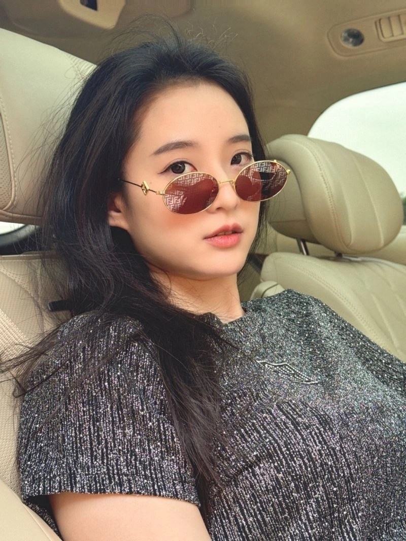 Contemporary Fendi Sunglasses 279320
