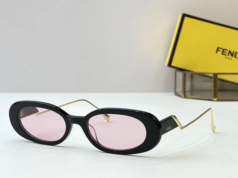 WellDesigned Fendi Sunglasses 279316