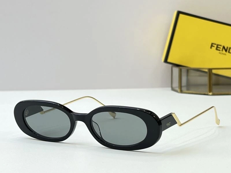 WellDesigned Fendi Sunglasses 279316