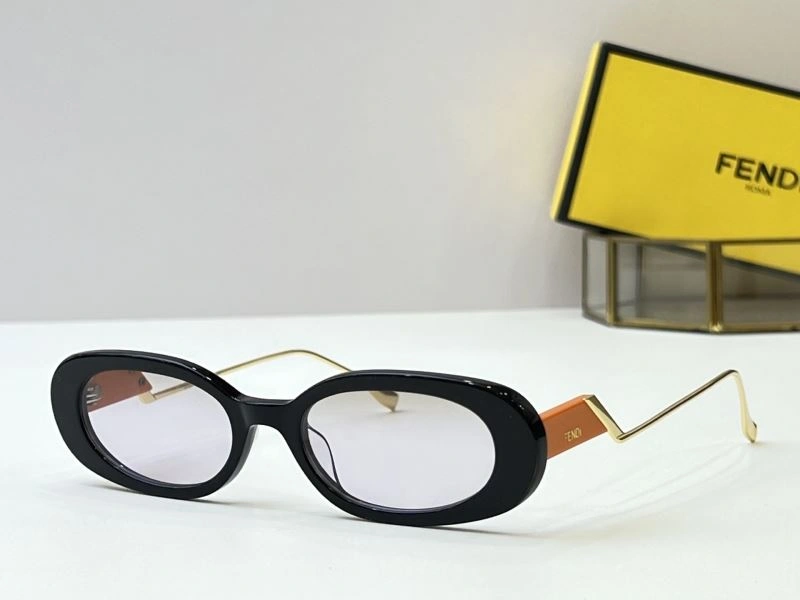 WellDesigned Fendi Sunglasses 279316