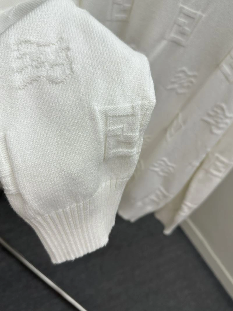 Tailored Fendi Sweaters 122849