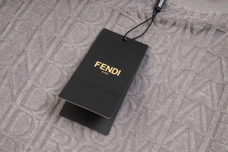 WellDesigned Fendi T-Shirts 123081