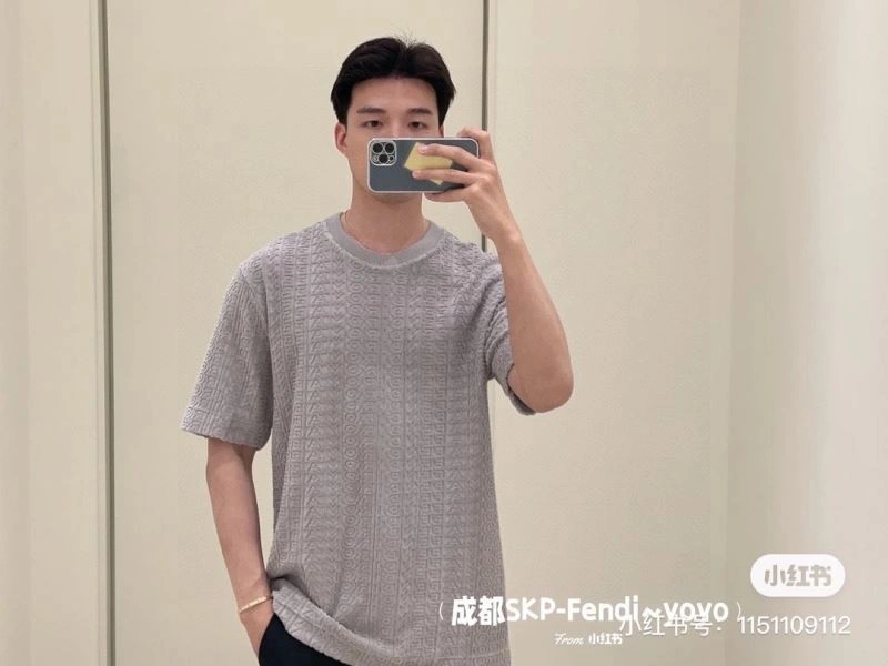 WellDesigned Fendi T-Shirts 123081