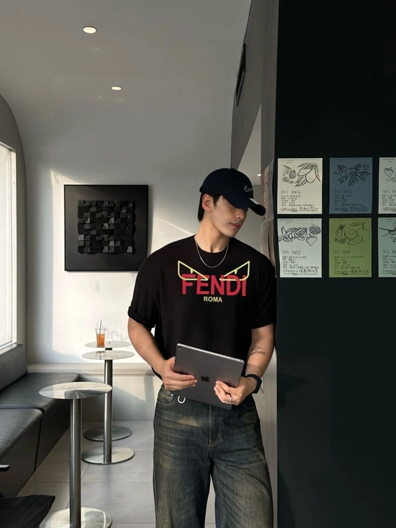 Fendi T-Shirts WrinkleFree 123076
