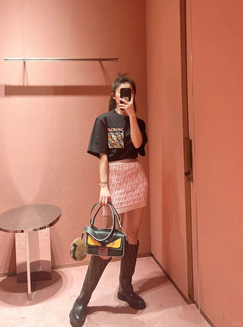 Timeless Fendi T-Shirts 123074