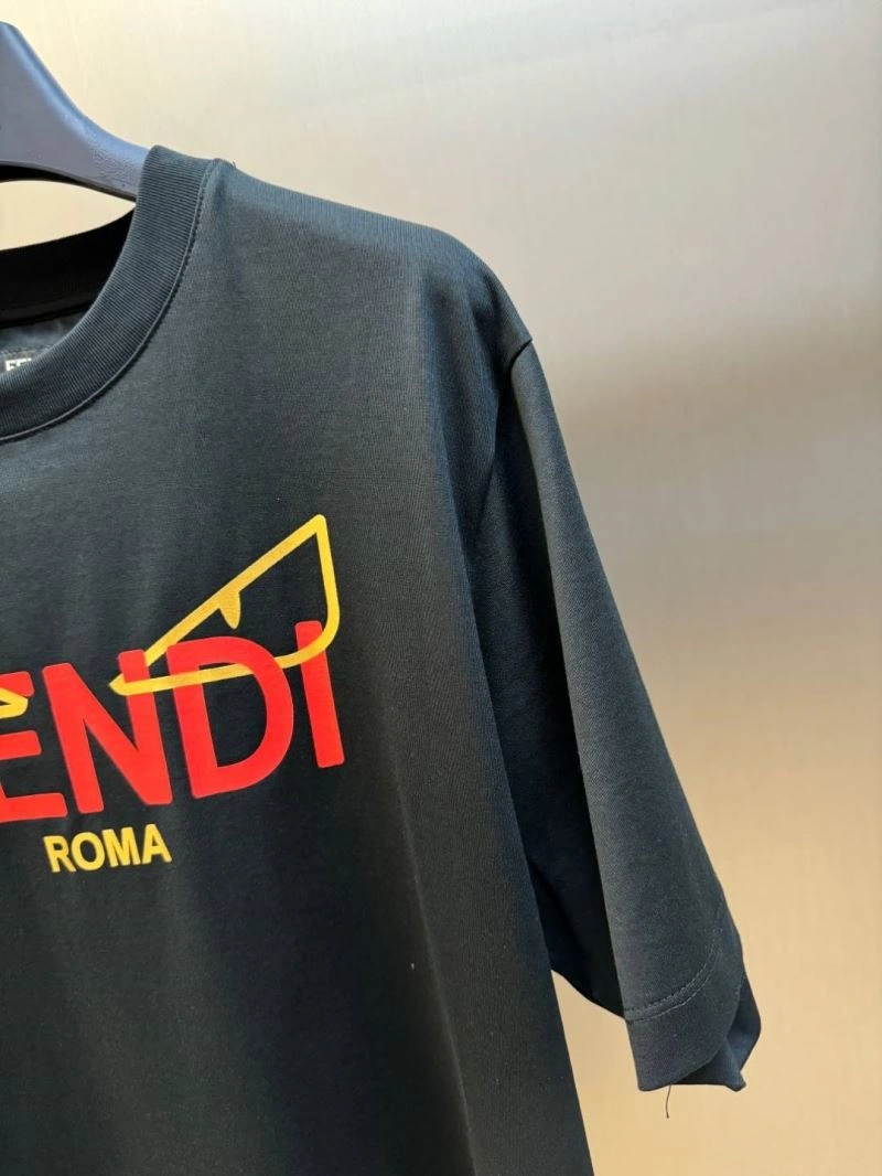 WellDesigned Fendi T-Shirts 123043