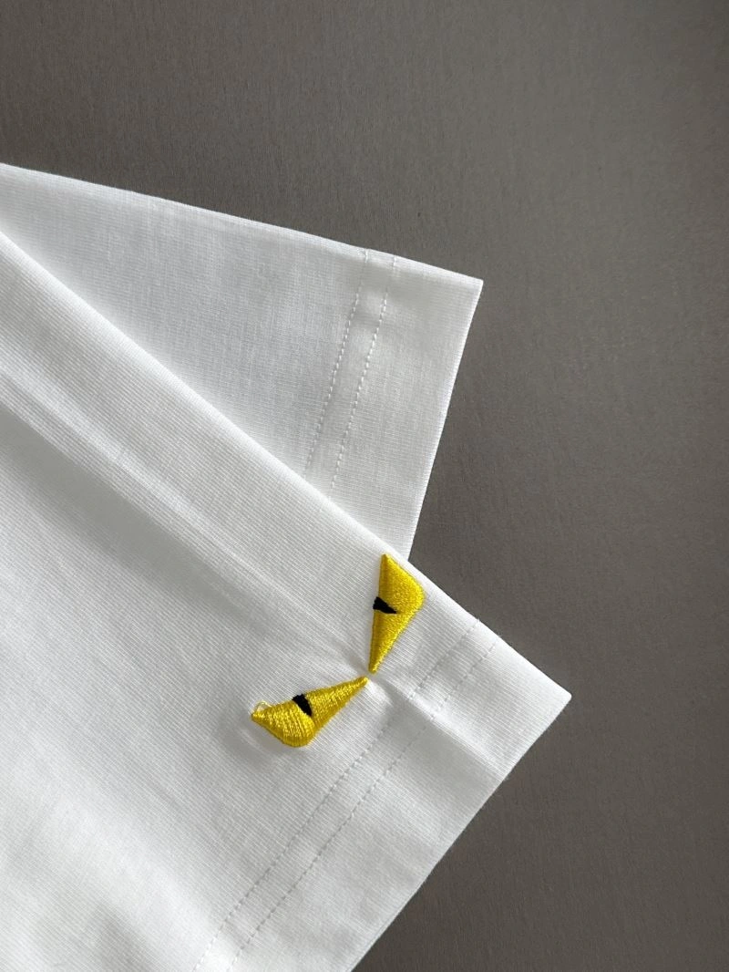 Effortless Fendi T-Shirts 123039
