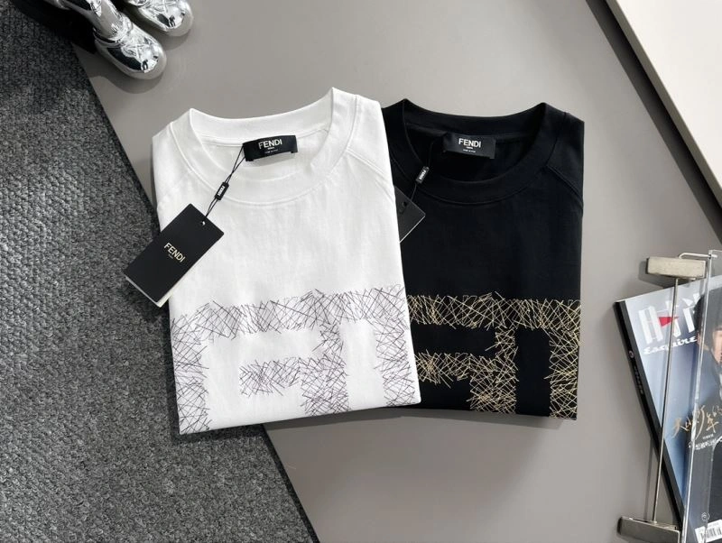 Effortless Fendi T-Shirts 123039