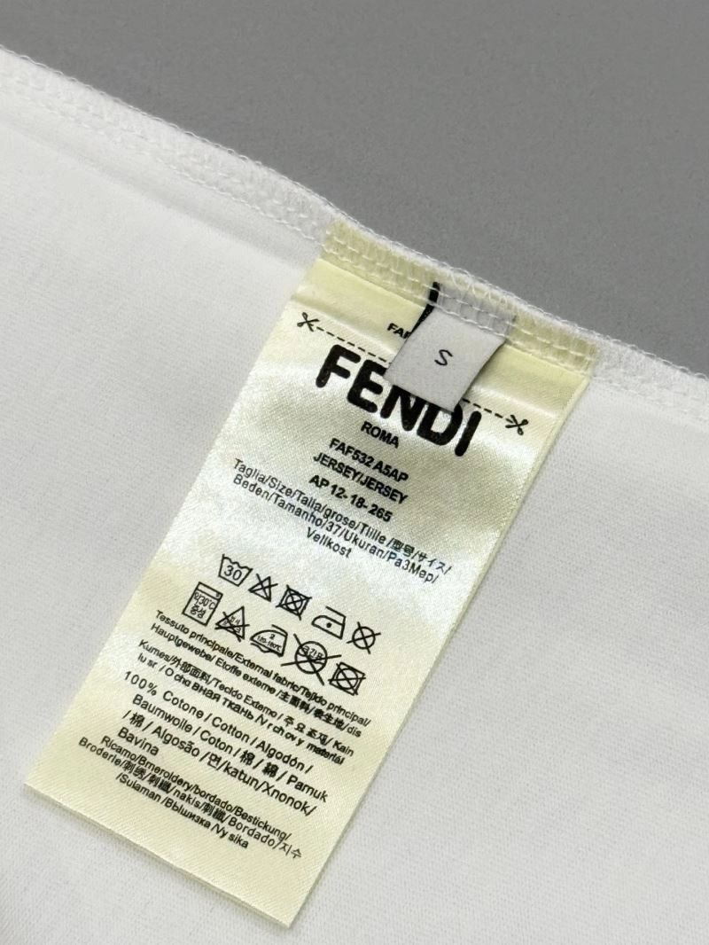 Fendi T-Shirts Minimalist 123007