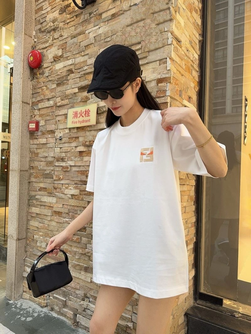 Fendi T-Shirts Minimalist 123007