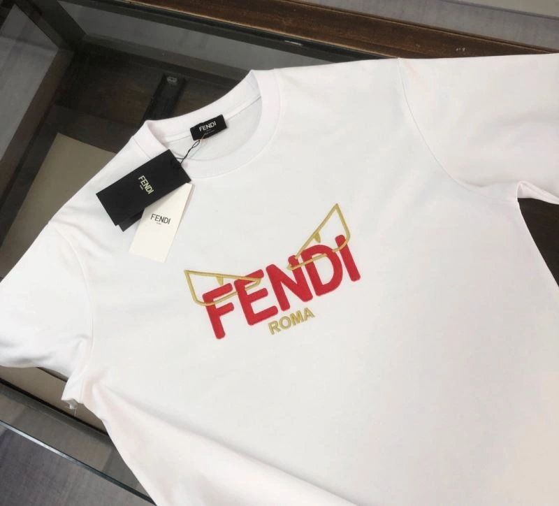 Compact Fendi T-Shirts 123241