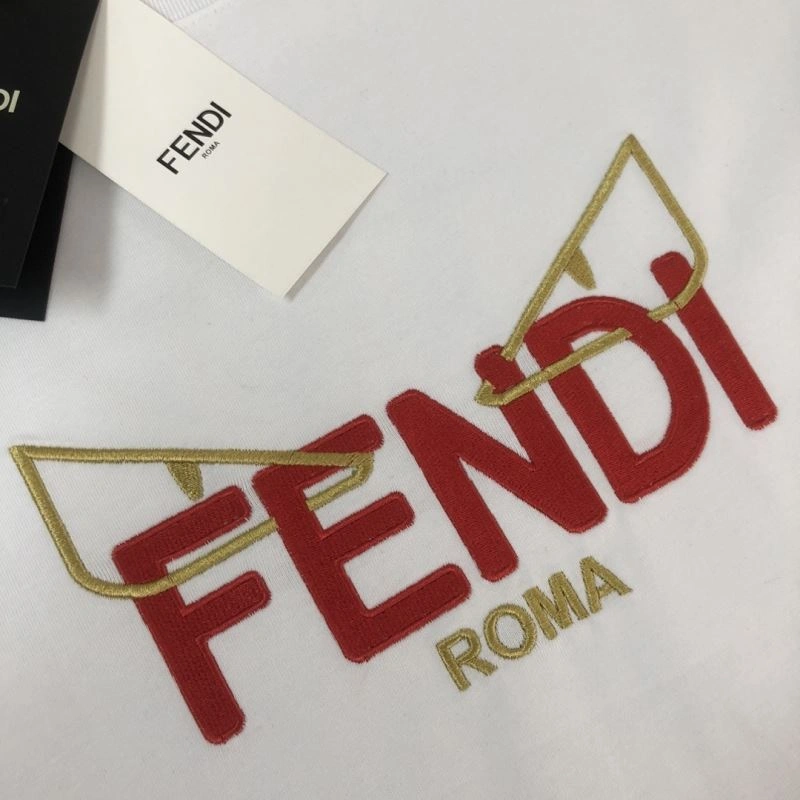 Compact Fendi T-Shirts 123241