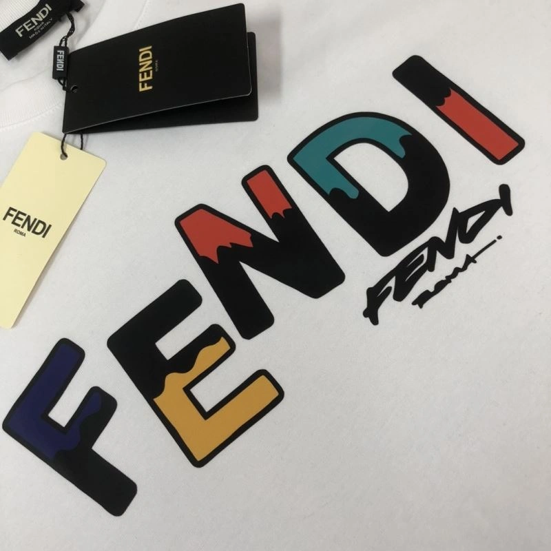 Fendi T-Shirts Sleek 123193