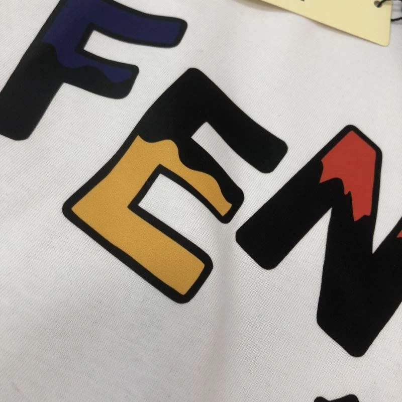 Fendi T-Shirts Sleek 123193