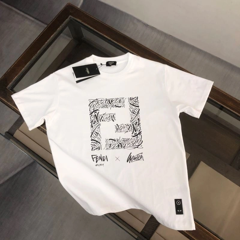 Fendi T-Shirts Durable 123152