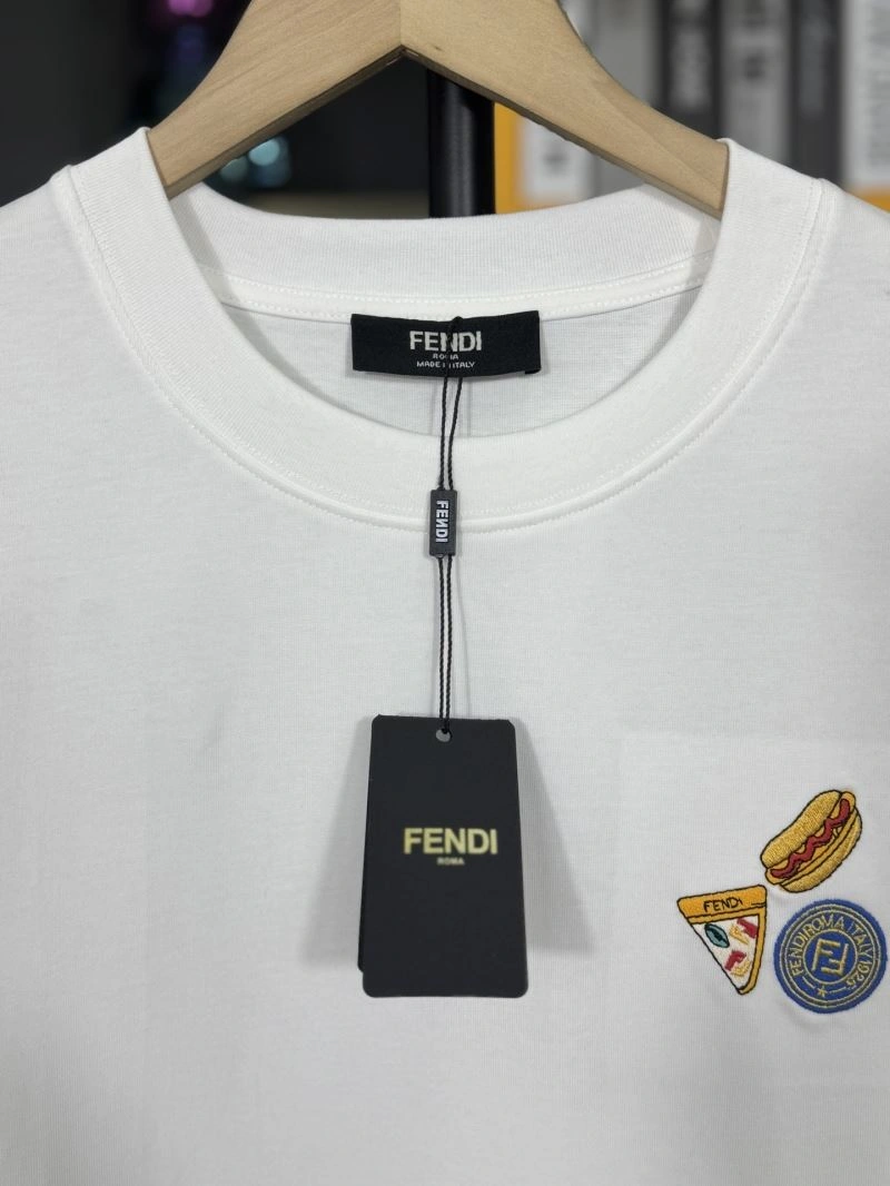 Fendi T-Shirts Resilient 122810