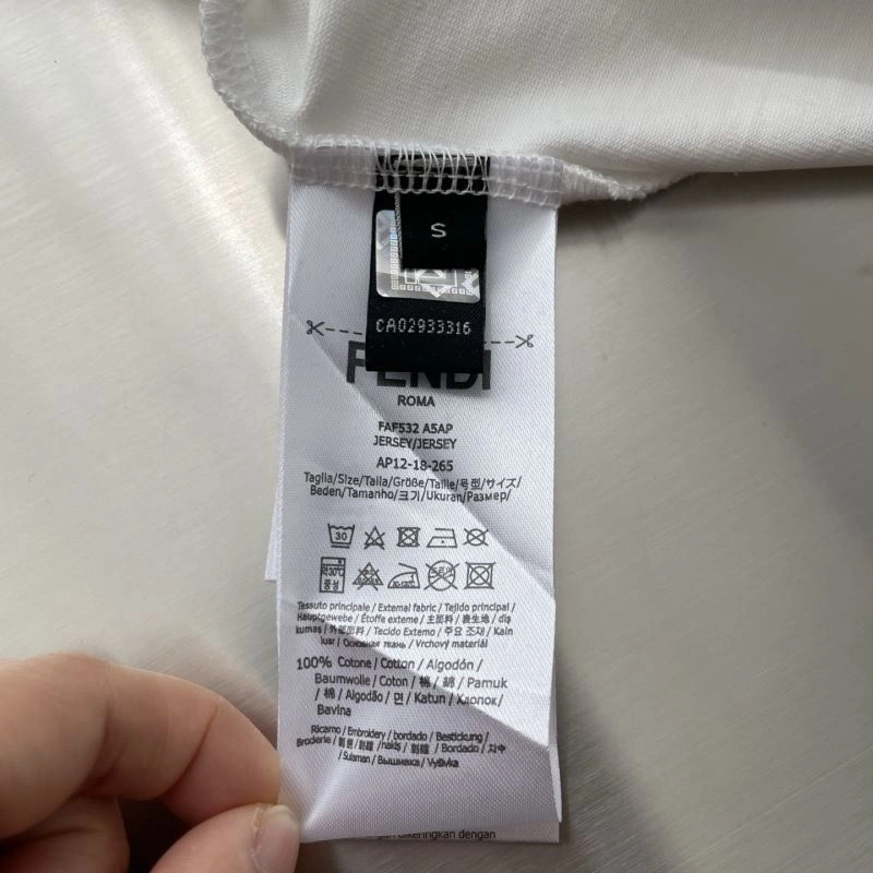 Fendi T-Shirts Original 122800