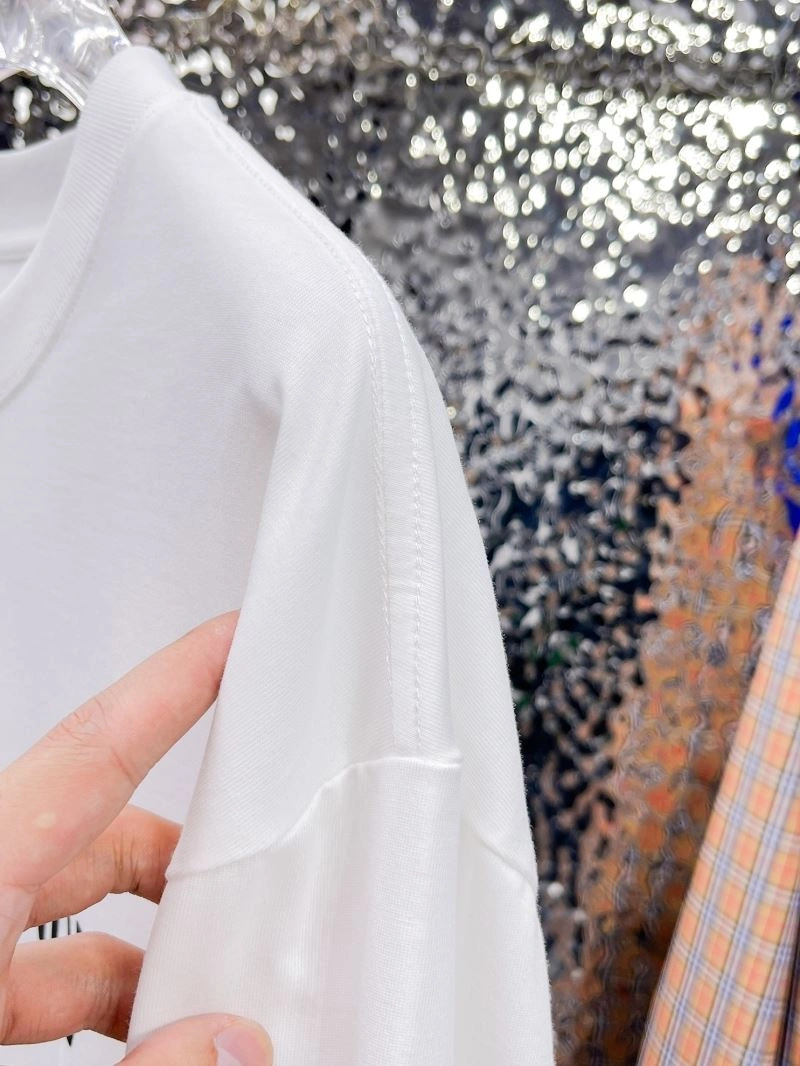 TechFriendly Fendi T-Shirts 122722