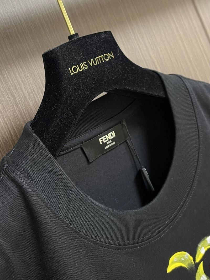 Supportive Fendi T-Shirts 122557