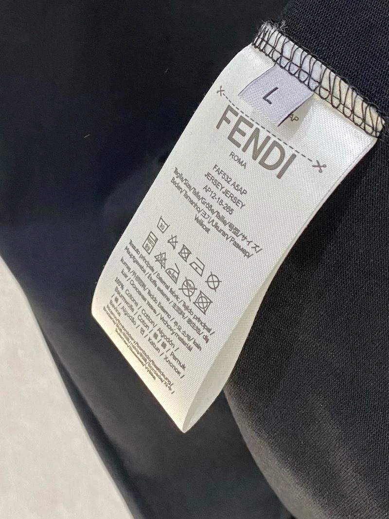 Fendi T-Shirts Durable 122562