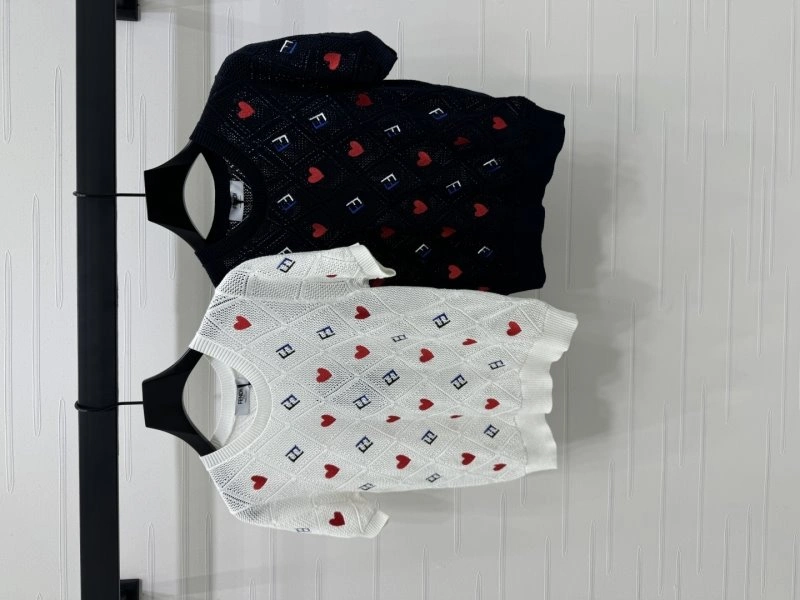 Classic Fendi T-Shirts 120550