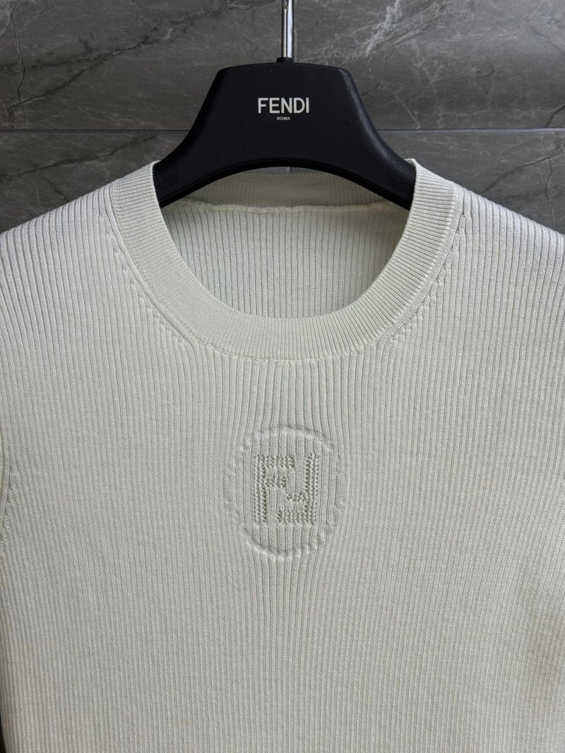 Fendi T-Shirts Youthful 120389