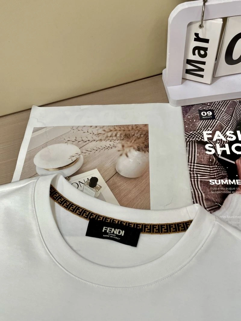 Fendi T-Shirts Chic 122414