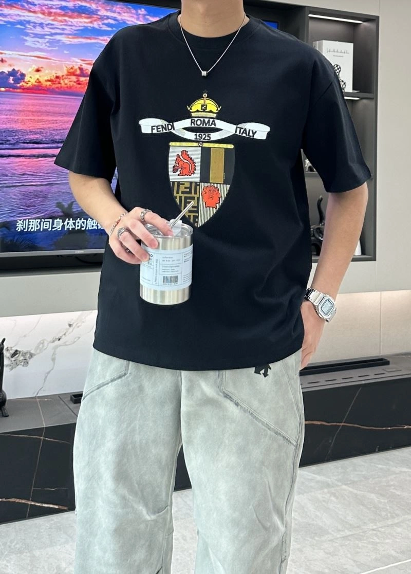 Fendi T-Shirts Snug 122391