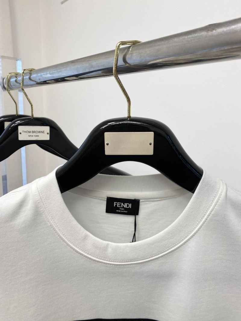 Fendi T-Shirts TimelessDesign 122383