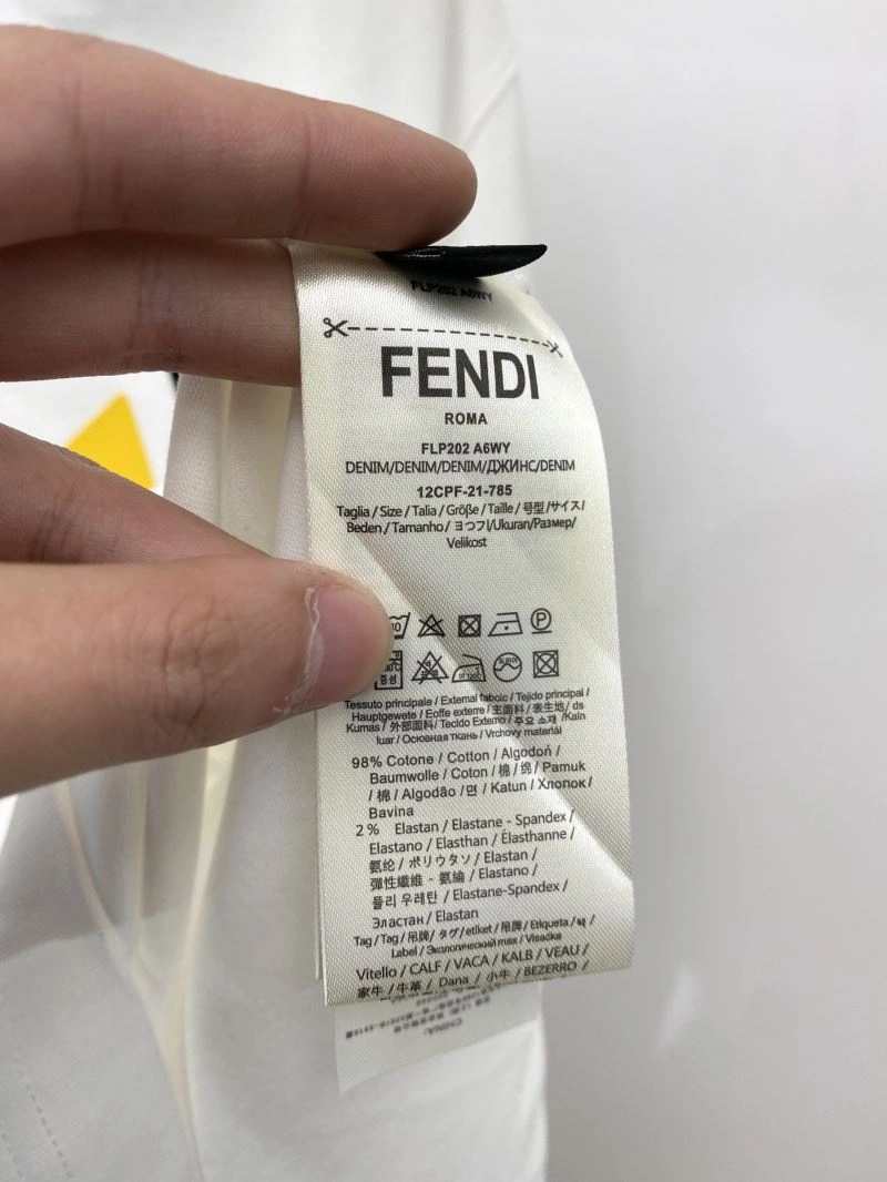 Fendi T-Shirts TimelessDesign 122383