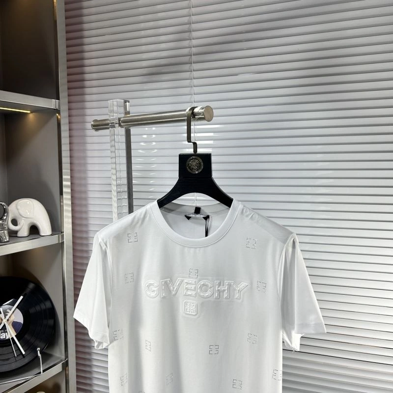 Vibrant Fendi T-Shirts 122380