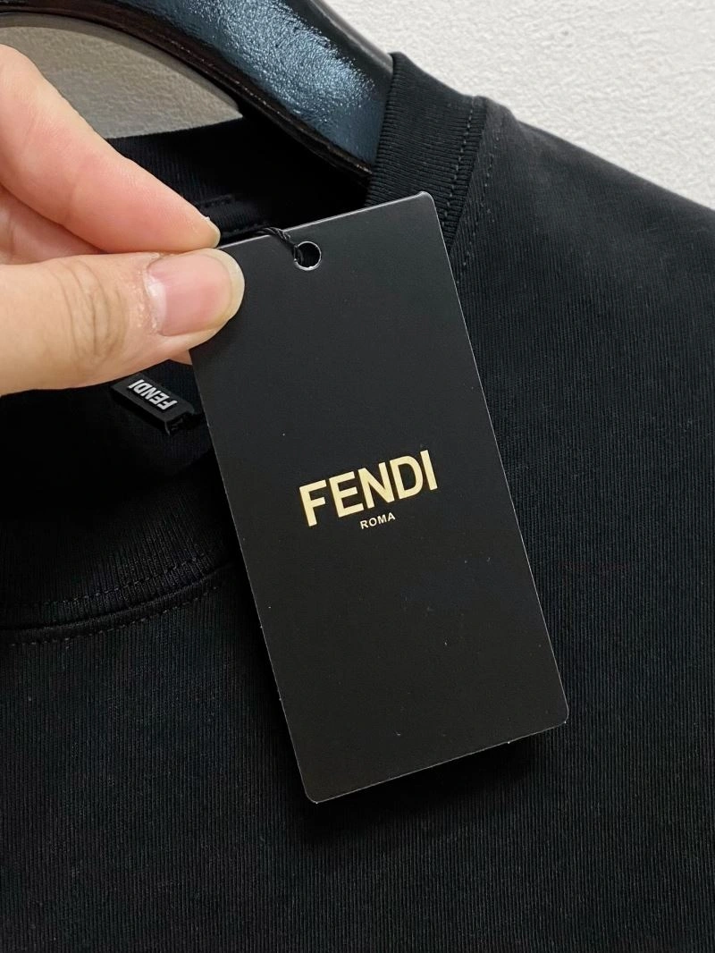 Fendi T-Shirts TimelessDesign 122344