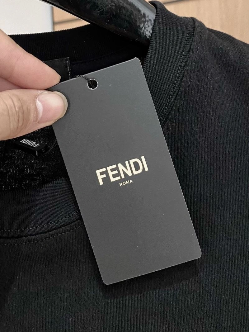 TechFriendly Fendi T-Shirts 122323