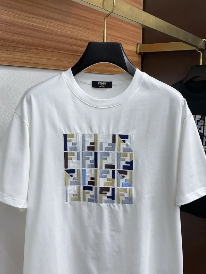 Fendi T-Shirts WellDesigned 122328