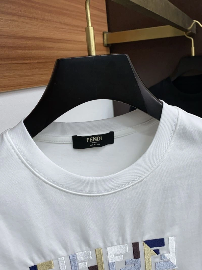 Fendi T-Shirts WellDesigned 122328