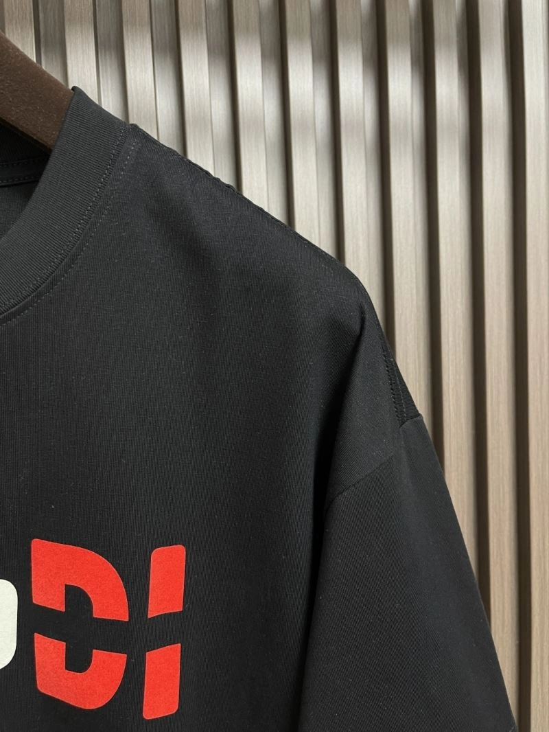 Versatile Fendi T-Shirts 122299