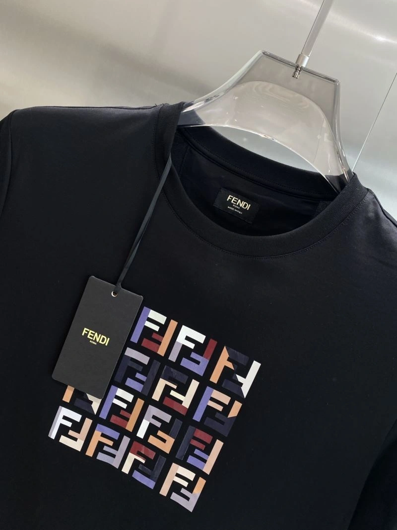 Fendi T-Shirts Resilient 122281