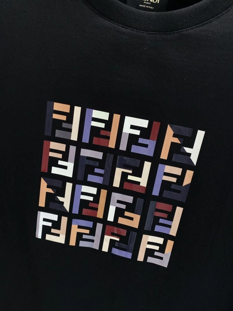 Fendi T-Shirts Resilient 122281