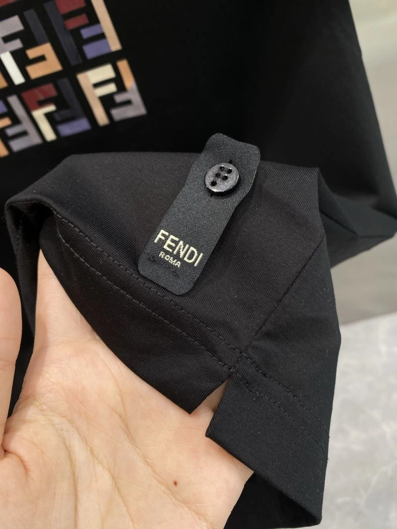 Fendi T-Shirts Resilient 122281