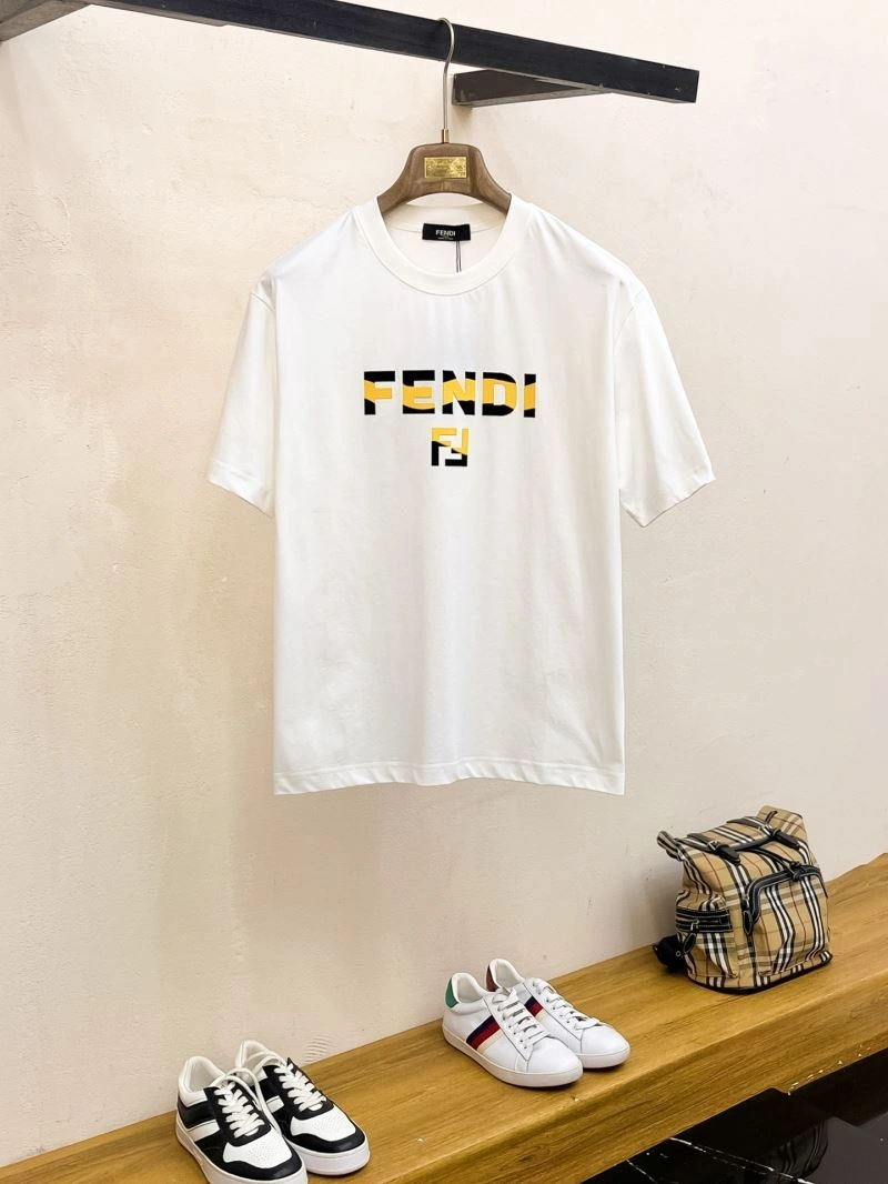 Fendi T-Shirts Snug 122283