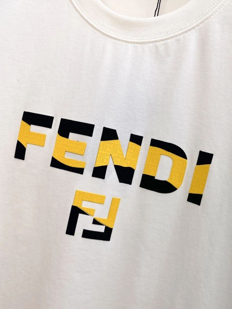 Fendi T-Shirts Snug 122283