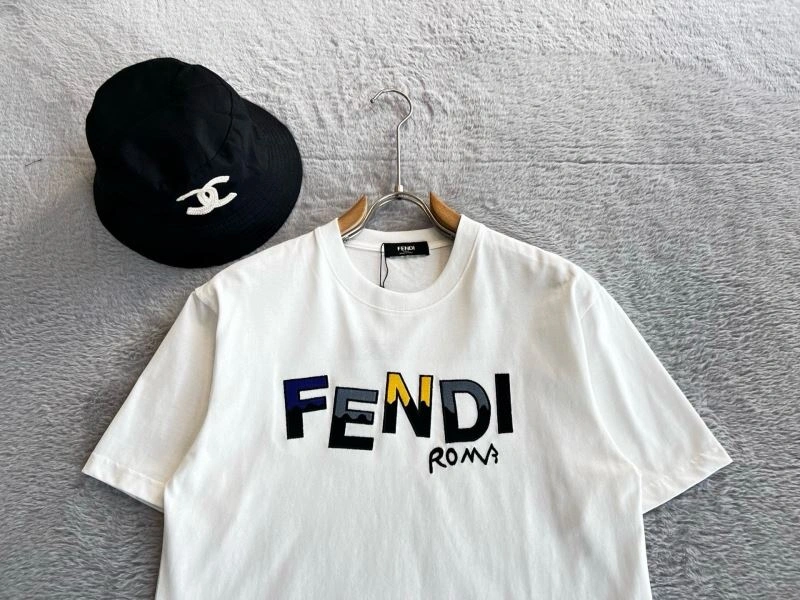 Fendi T-Shirts Effortless 122263