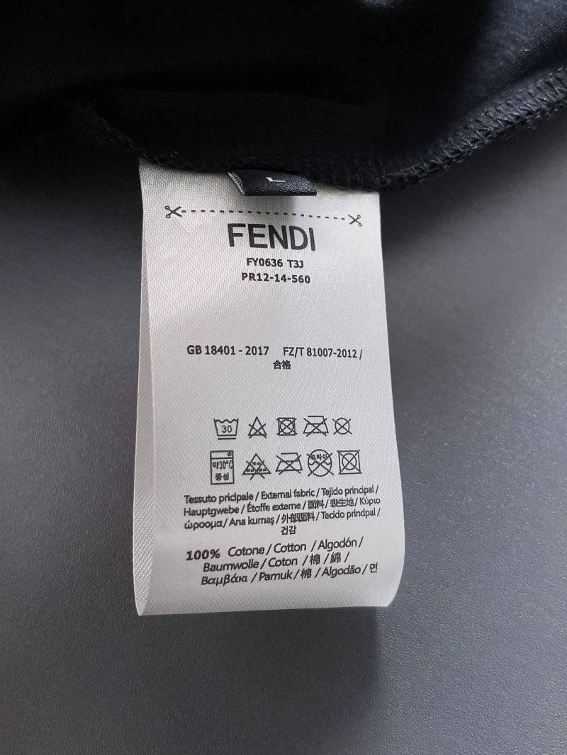 Fendi T-Shirts UrbanChic 122225
