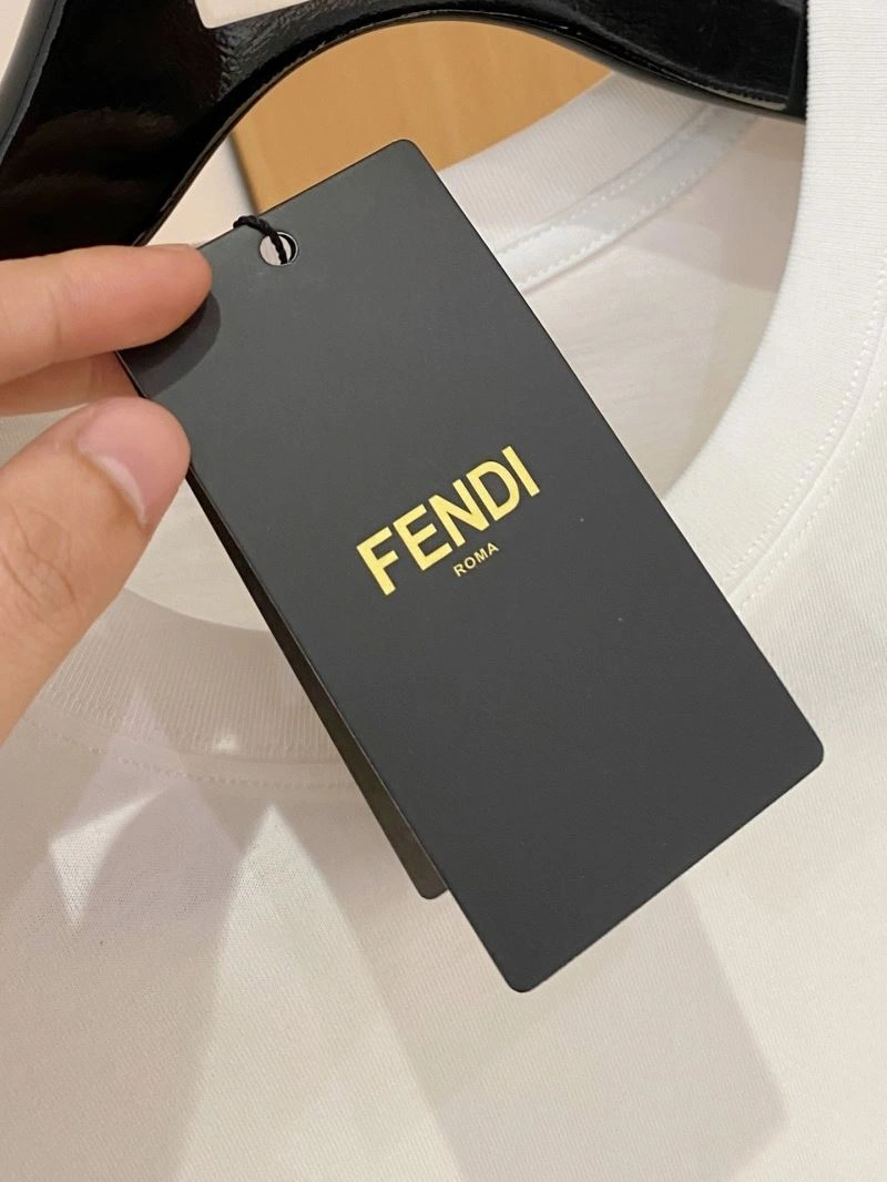 Fendi T-Shirts Versatile 122060