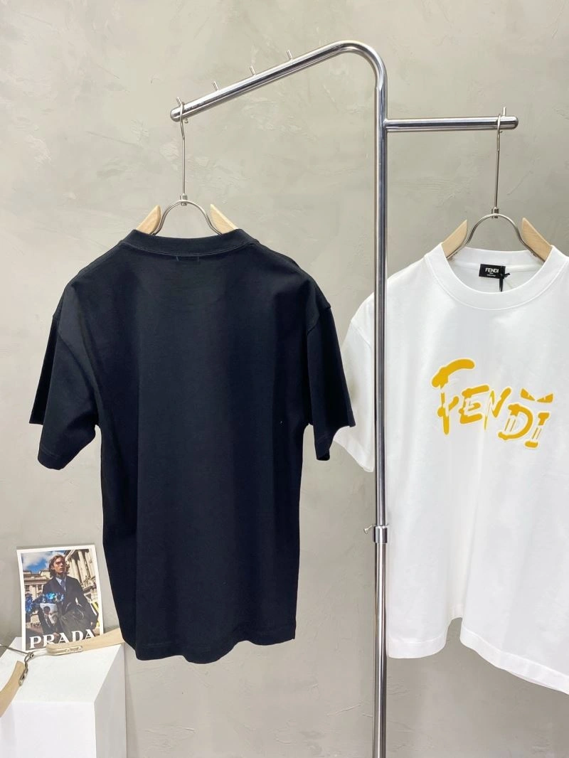 Lightweight Fendi T-Shirts 122024