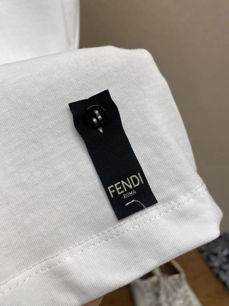 Fendi T-Shirts Comfortable 121991