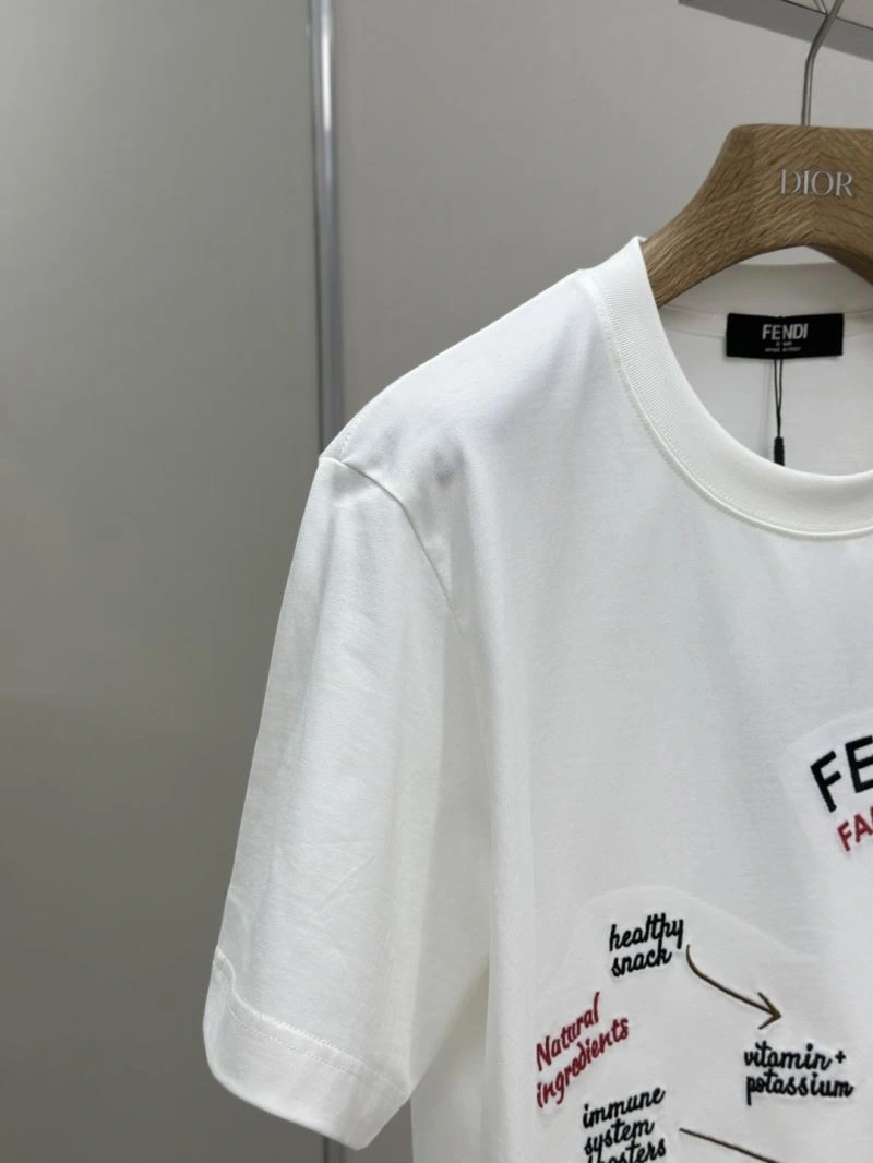 Unisex Fendi T-Shirts 121986