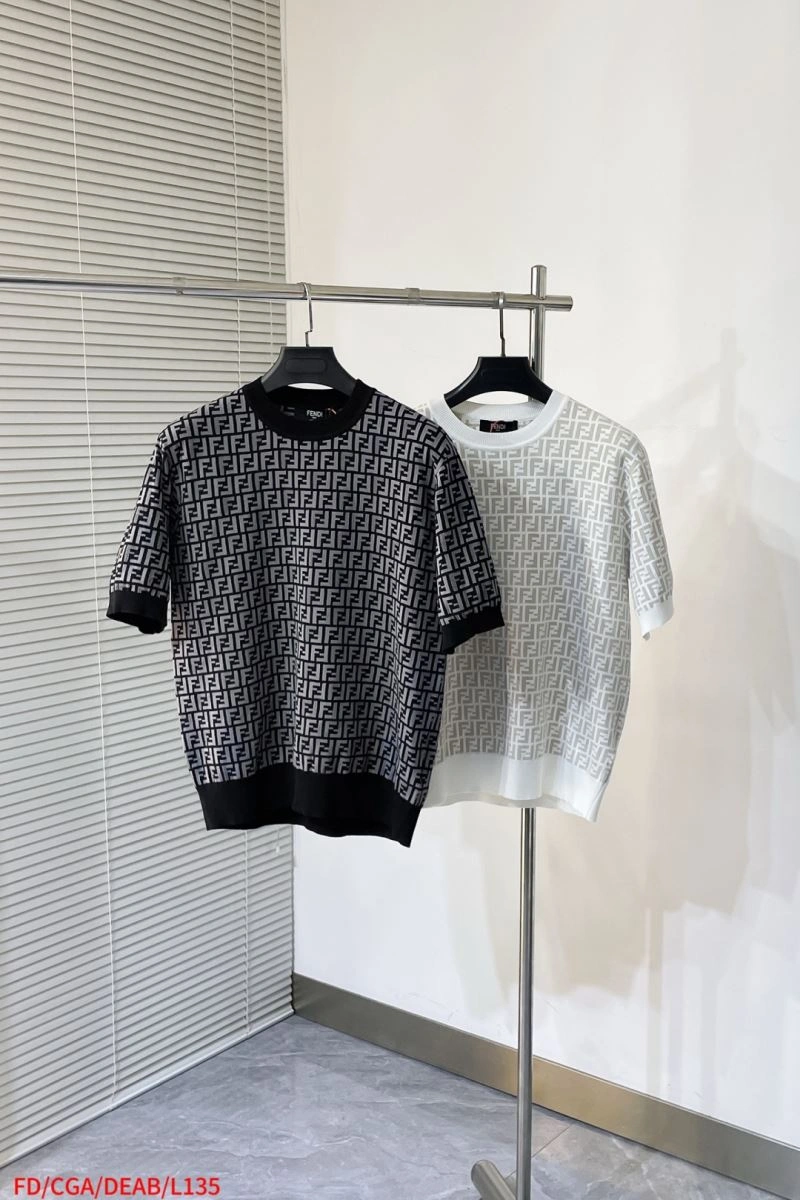 Fendi T-Shirts Resilient 121962