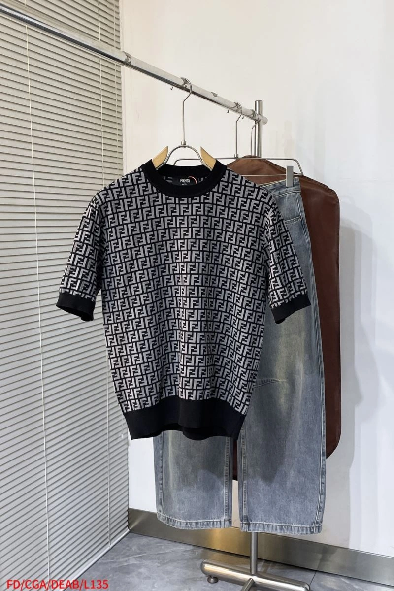 Fendi T-Shirts Resilient 121962
